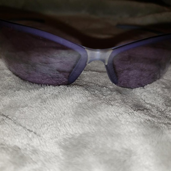 DVF Sun Glasses - Picture 4 of 4